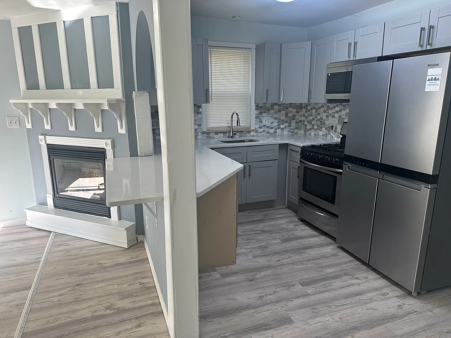 7 bed, 2.5 bath, 2848 sqft, $5,915 — Photo 4