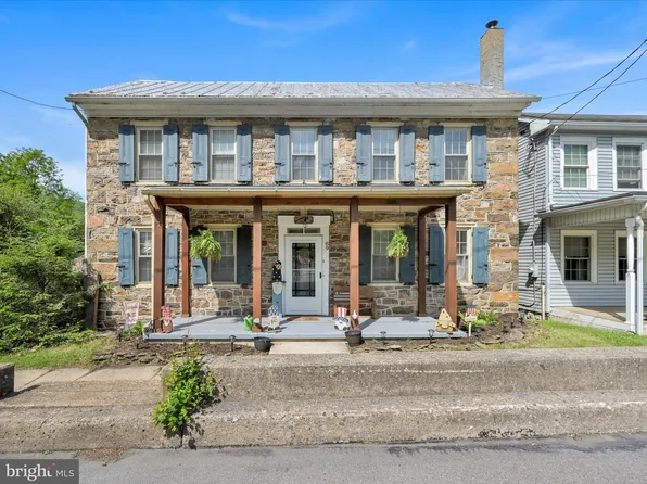 89 Centre St, Port Clinton, PA 19549