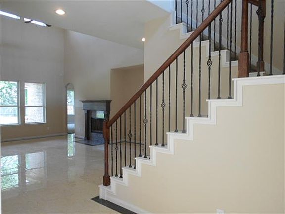 3rd image of 3020 Spring Hill Ln