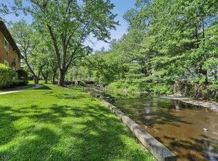 206 Main St APT 58A, Millburn, NJ 07041