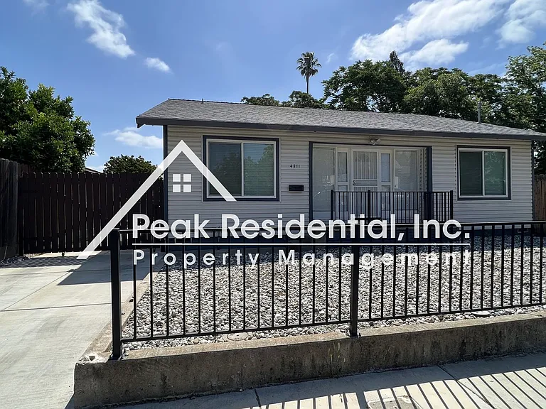 4311 48th St — Photo 3