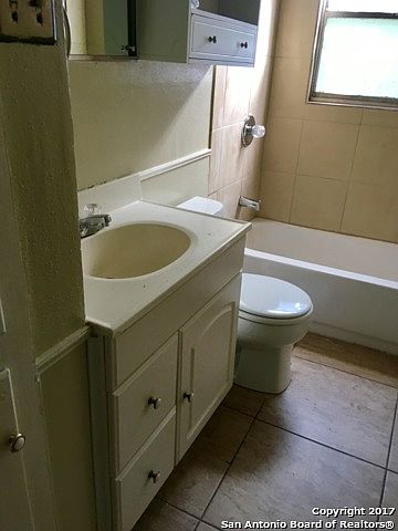 1st image of 4723 Trailwood Dr