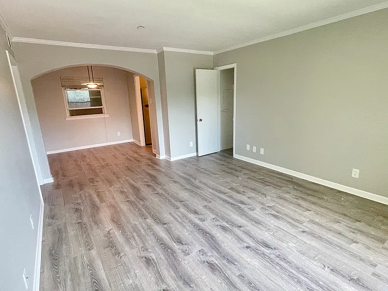 3215 Douglas Ave #201 — Photo 4