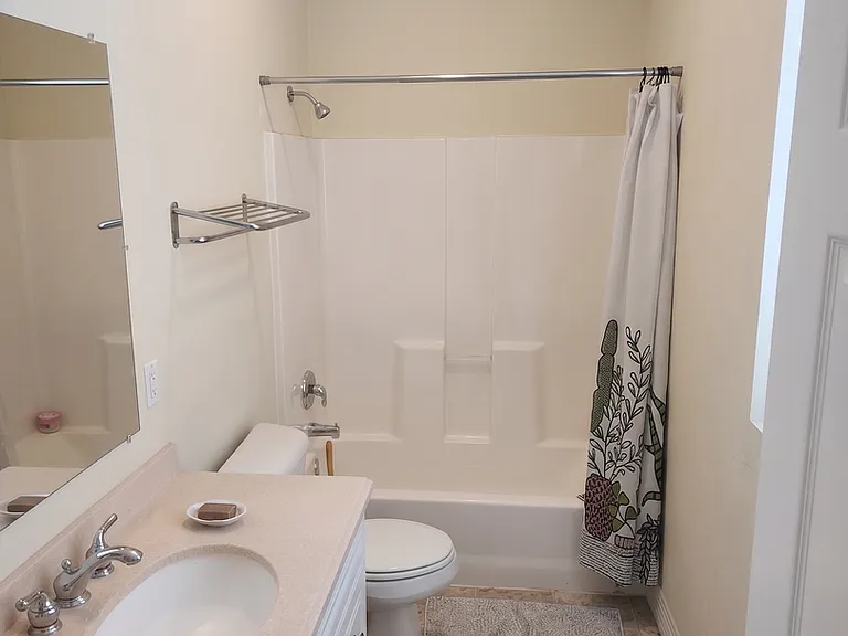 618 Lockhart St — Photo 14
