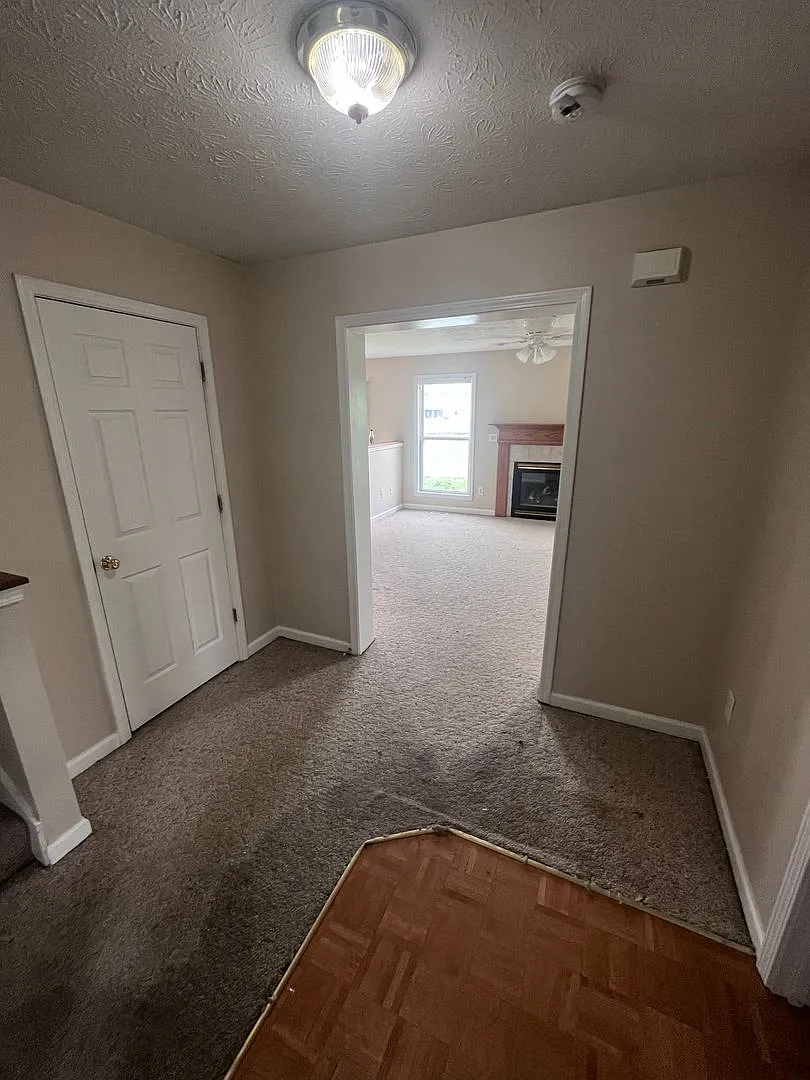 3 Bedroom, 2.5 Bathroom Duplex — Photo 2