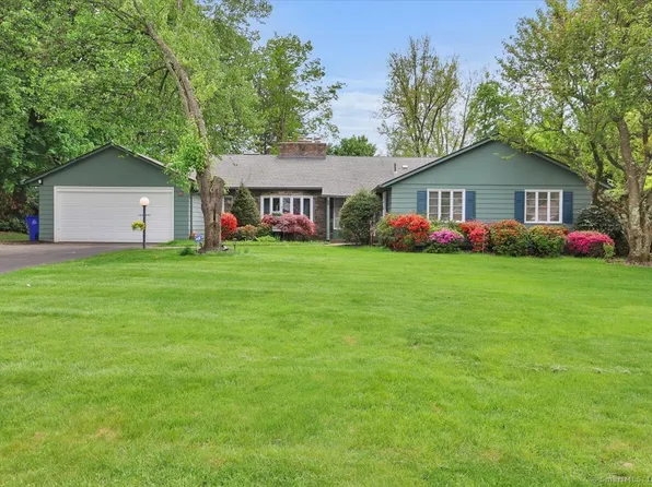 11 West Ridge Drive, West Hartford, CT 06117