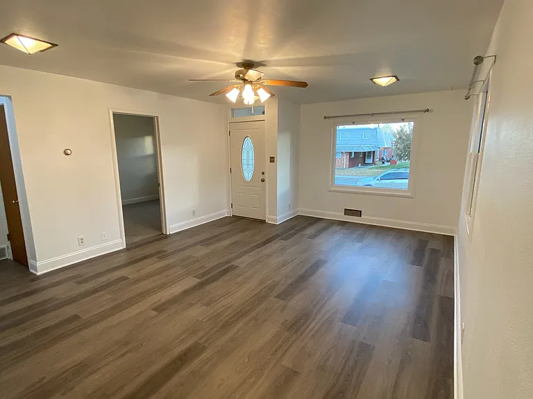 731 Avenue E #731 — Photo 2