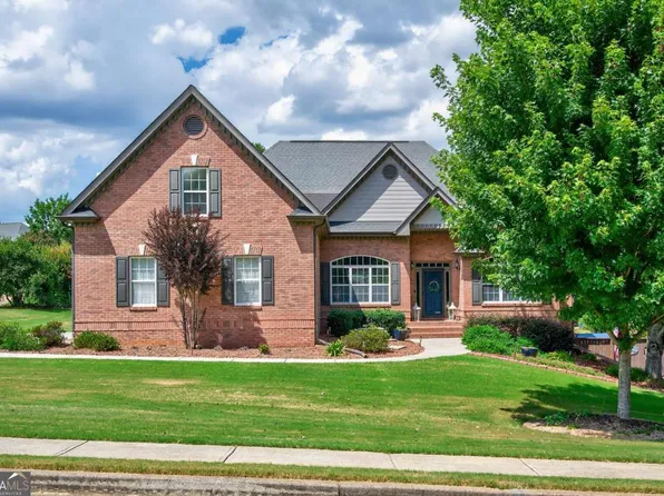 1251 Harvest Ln, Hoschton, GA 30548