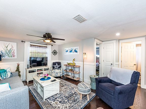 5th image of 4366 McCullough St #1
