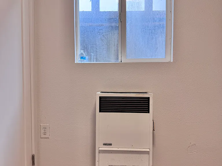 2912 Newbury St #D — Photo 5