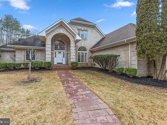 2nd image of 12546 Surry Ln