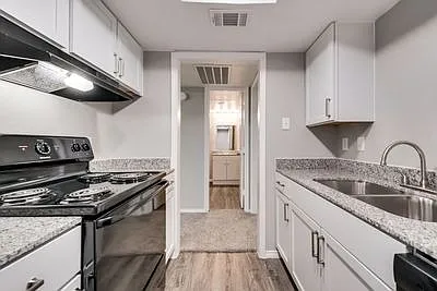 4030 Valley View Ln — Photo 4