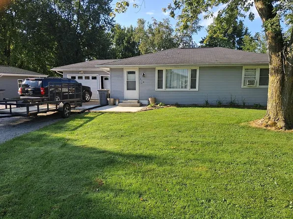 318 W Elm St, Millersburg, IN 46543