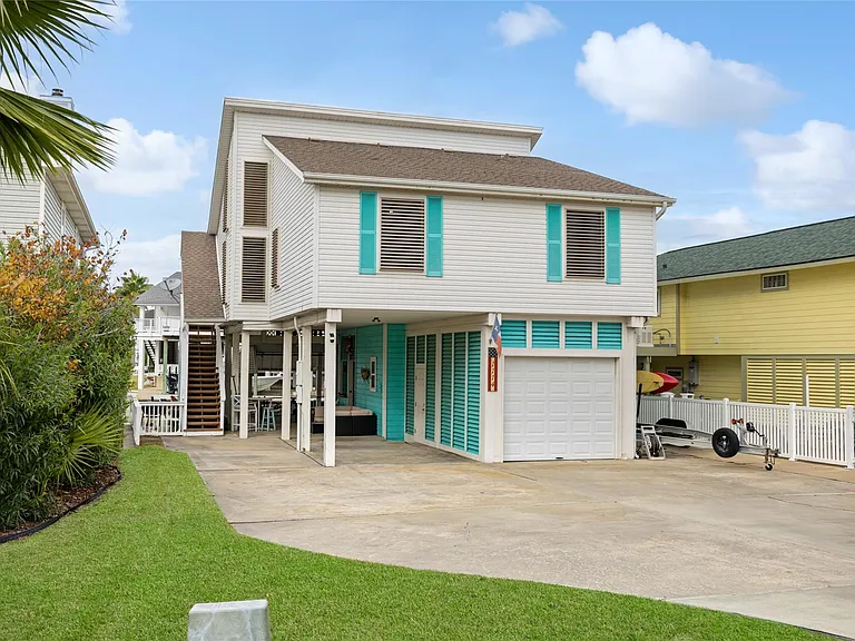 1114 Tiki Dr — Photo 6