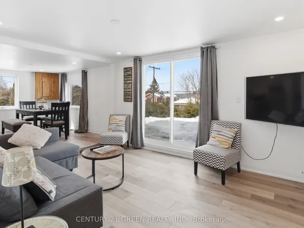 135 Village St, Hastings Highlands, ON K0L 1C0