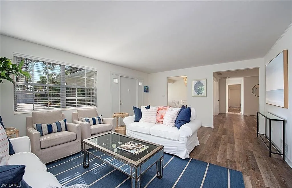 5 bed, 3.5 bath, 2205 sqft, $5,995 — Photo 1