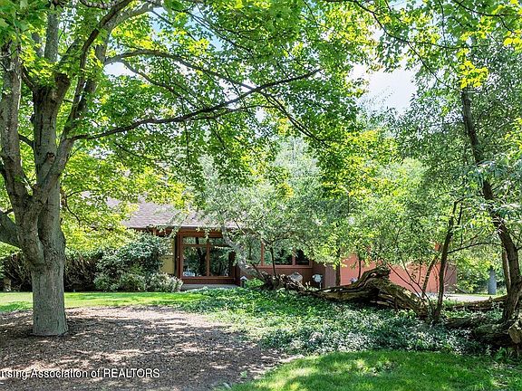 3rd image of 1864 Walnut Heights Dr