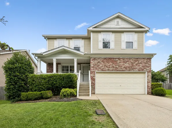 121 Cavalier Dr, Hendersonville, TN 37075