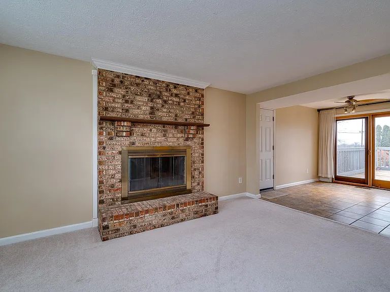 6978 Fallen Oaks Dr — Photo 8