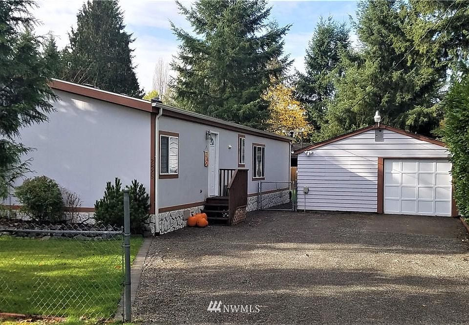 1st image of 2825 Bonavista Dr SW