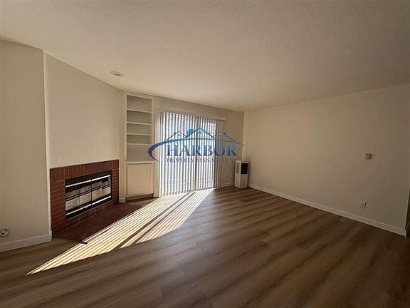 3rd image of 961 W 1st St APT B