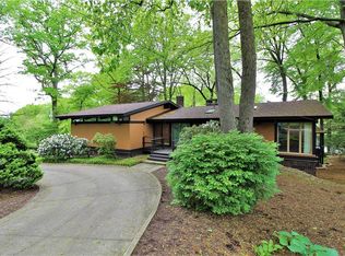 1581 Woodway Rd, Kent, OH 44240