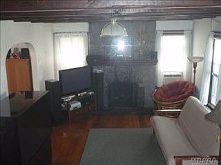 3rd image of 7 Nassau Ave