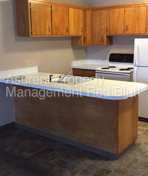 2nd image of 735 S Jackson St APT 1