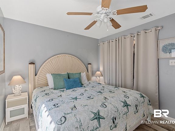 4th image of 507 W Beach Blvd #402