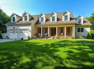 55 Belleview Ave, Center Moriches, NY 11934