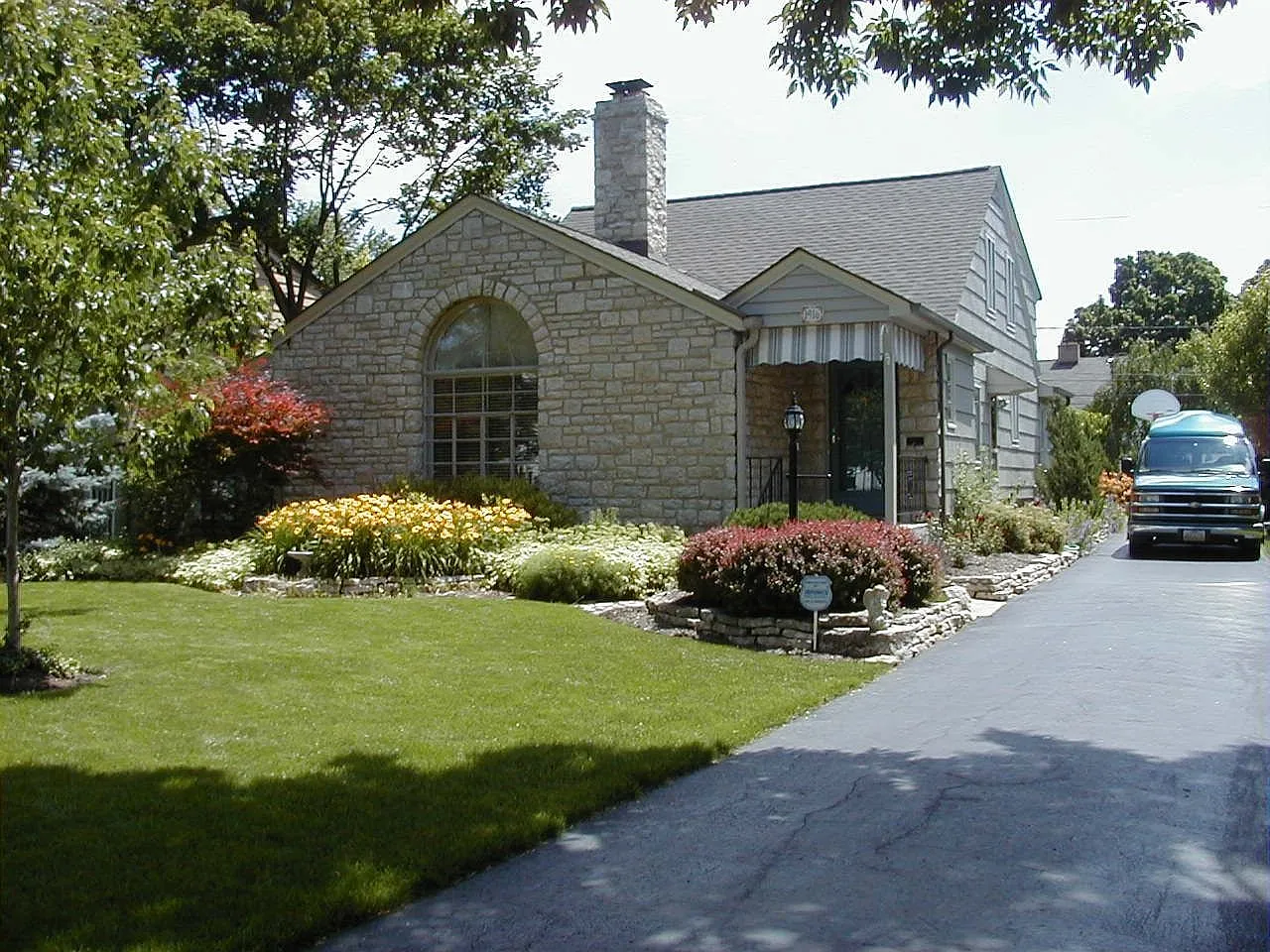 1916 Glenn Ave photo 1