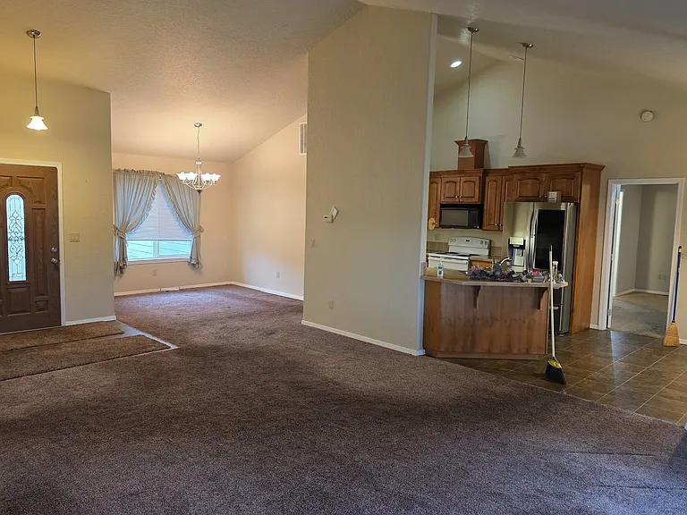 208 Sunset Ln — Photo 10