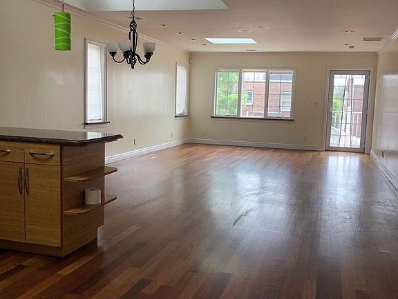 3rd image of 14624 23rd Ave #2F