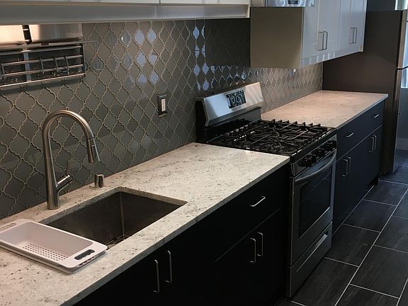 4th image of 4726 12th Ave NE #102