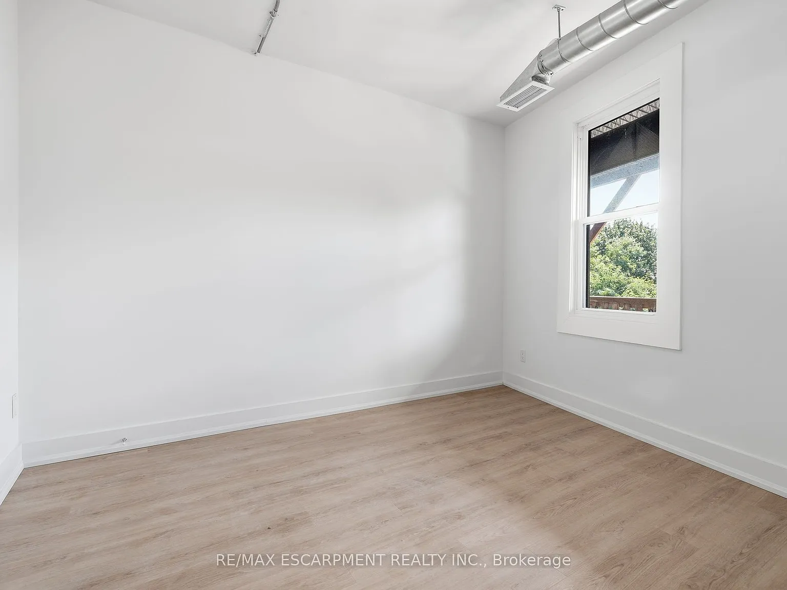 2 bed, $2,050 — Photo 4