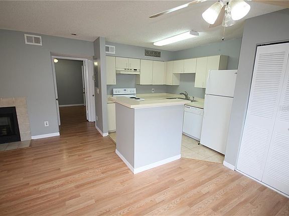 4th image of 370 Lake Ontario Ct Unit 102