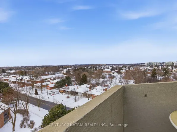 50 Baif Blvd #909, Richmond Hill, ON L4C 5L1