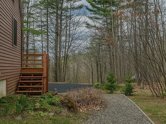 5th image of 30 Porcupine Drive