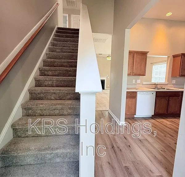 232 Honey Springs Ave — Photo 3