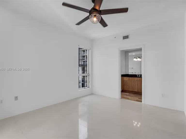300 S Biscayne Blvd #T-3702 — Photo 12