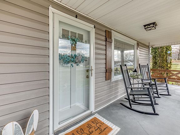 2nd image of 105 Eastern Star Rd