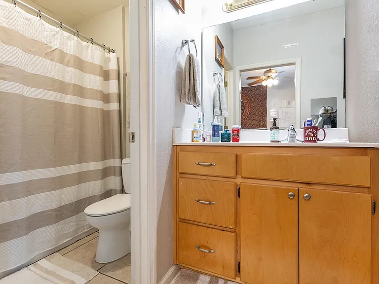 533 Conradi St #1 — Photo 8