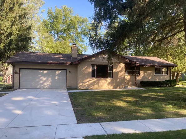 105 Gladys Ave, Fox River Grove, IL 60021