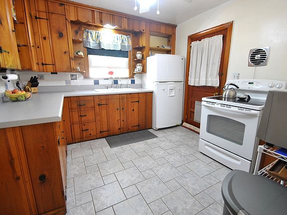 5th image of 242 W Balview Ave
