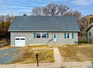 1036 Collier Ave, Raton, NM 87740