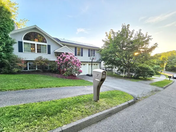 37 Moreland Green Dr, Worcester, MA 01609