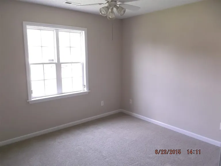 432 Spring Dr — Photo 5