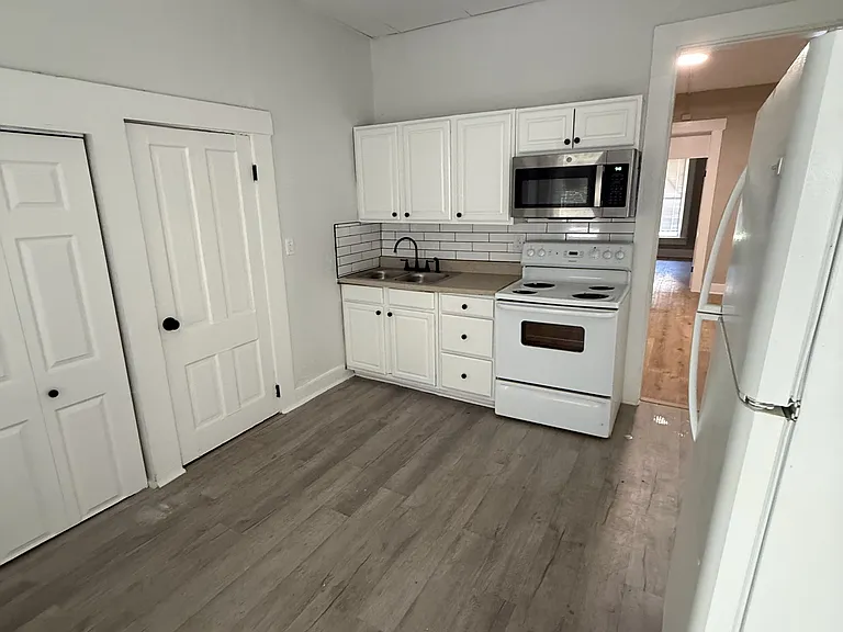 830-832 Oak St #830 — Photo 4
