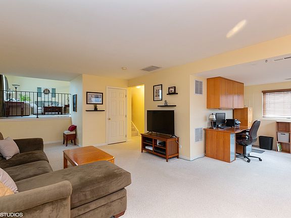 5th image of 2810 Hillsboro Ln