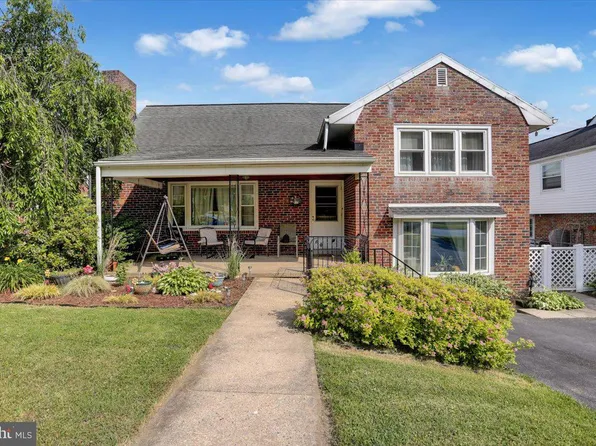 909 Carsonia Ave, Reading, PA 19606